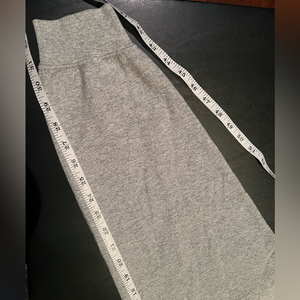 Go Taylor’s Boyfriend Gray Crewneck Graphic Sweatshirt - Picture 9 of 9